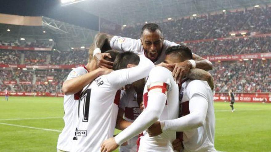 El Huesca empata en un ataque de furia ofensiva liderado por Vadillo (1-1)