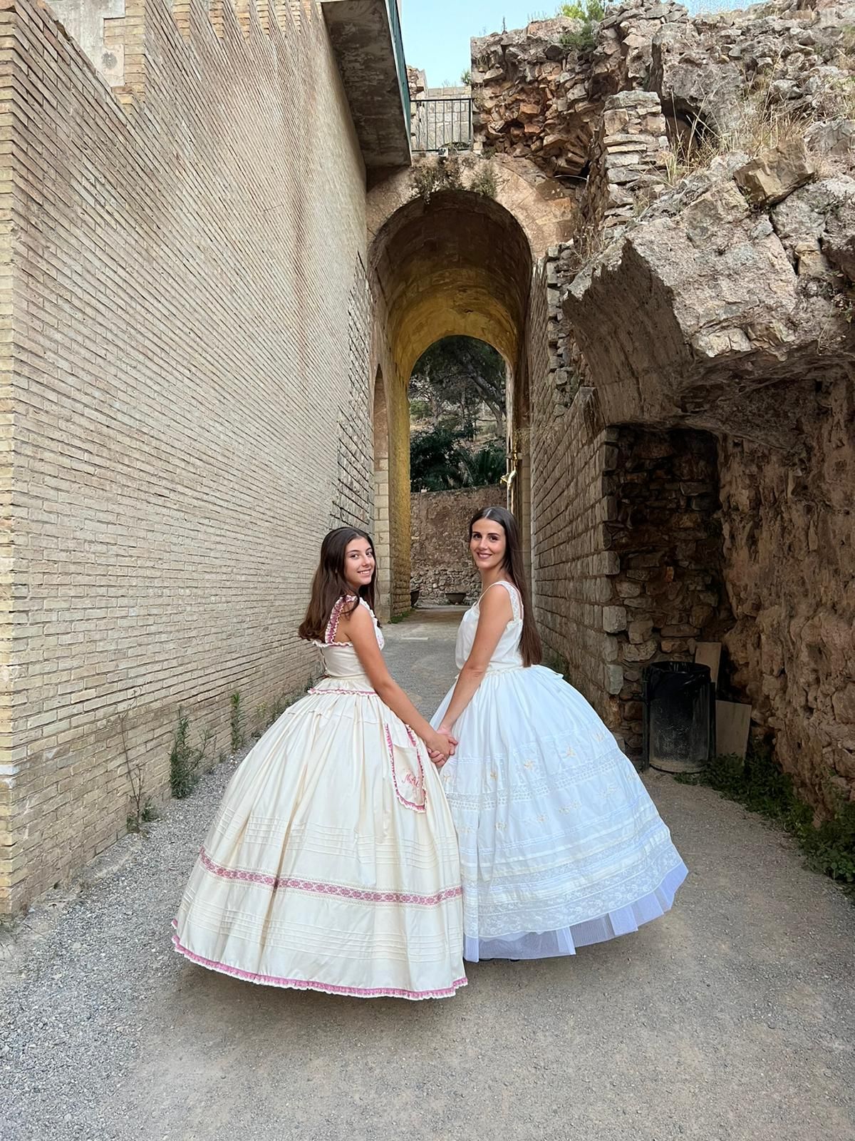 Ensayo de la exaltación de las Falleras mayores de Sagunt en el Teatro Romano.