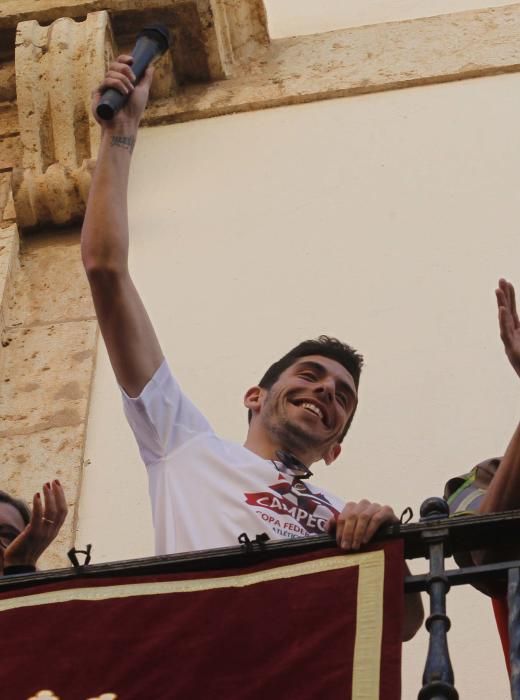 El Saguntino celebra el título de Copa a lo grande