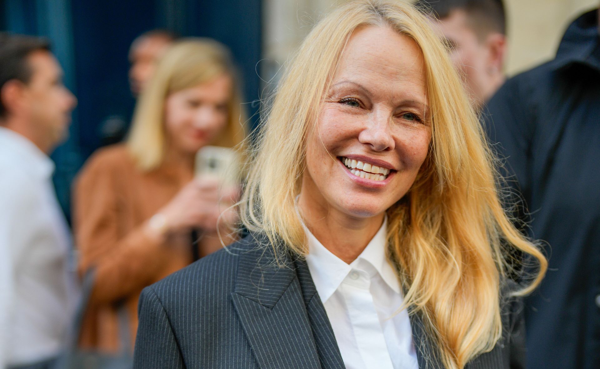 Pamela Anderson, sin maquillaje en la Semana de la Moda de París 2023