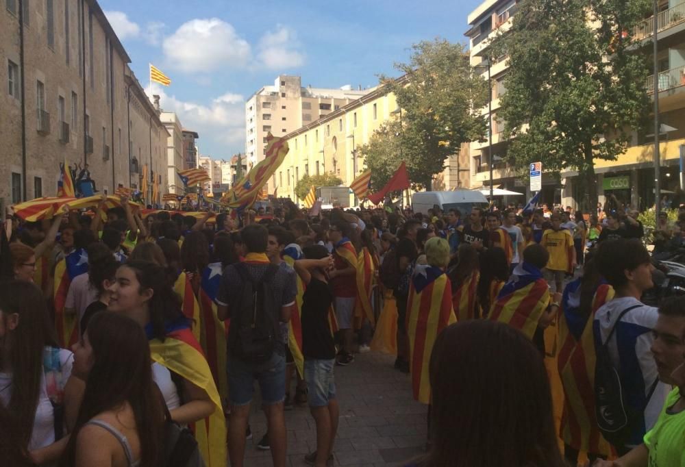 Estudiants universitaris i de secundària es manifesten a Girona