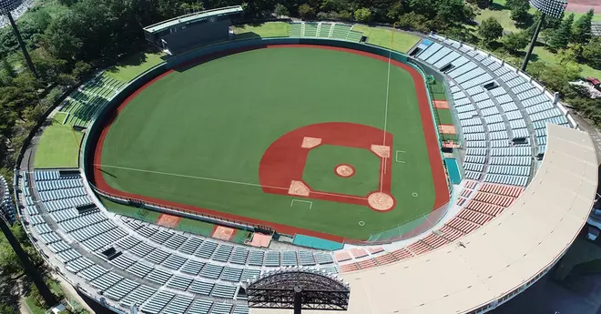 Estadio de Béisbol de Fukushima Azuma.jpg