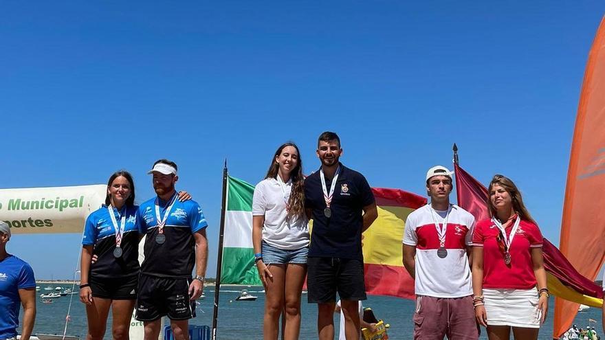 Jorge Enríquez y Mara Quintana, campeones de España en K2 sub 23