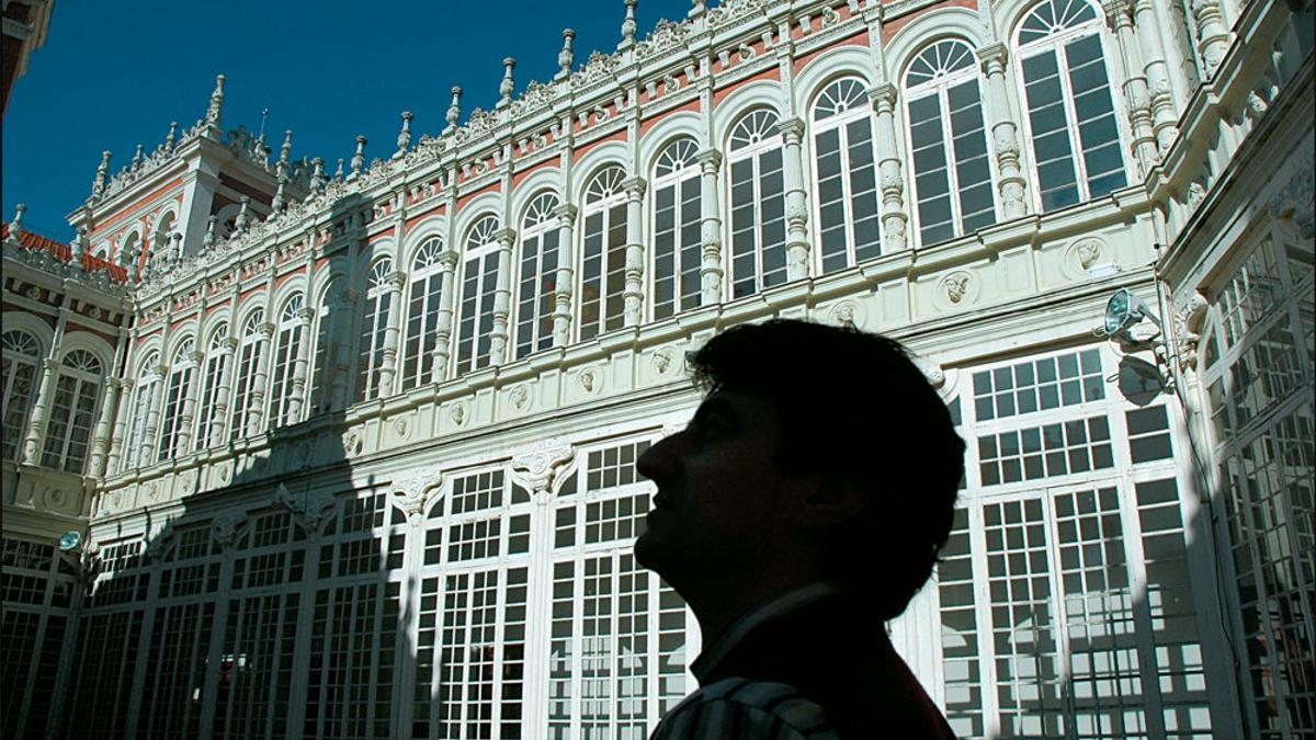 Palacio de la Diputación, concluido en el año 1914.