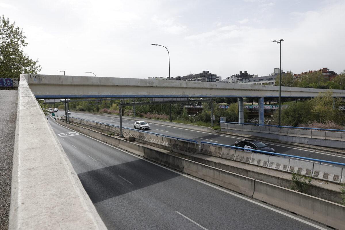 Pasarela del Vado, que conecta Arganzuela y Usera sobre el río Manzanares y la M-30