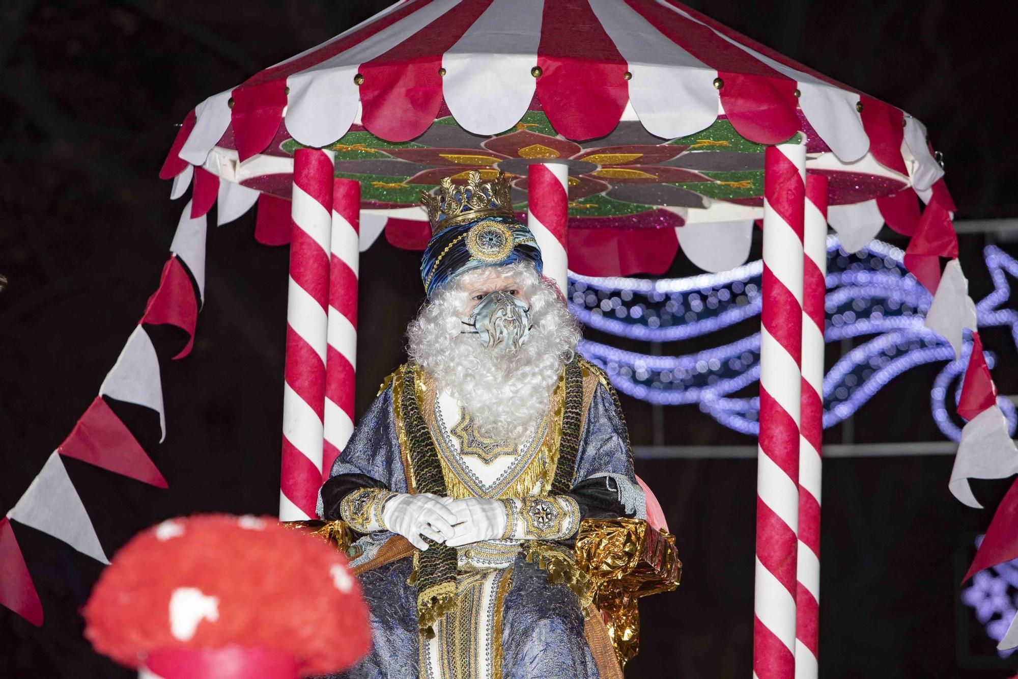 Los Reyes Magos recorren de nuevo las calles de Xàtiva