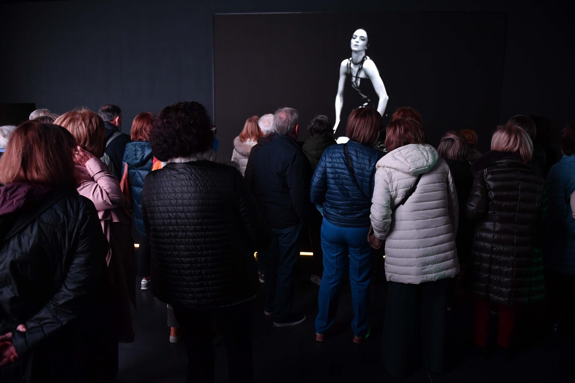 Taller con escolares en la exposición de Peter Lindbergh