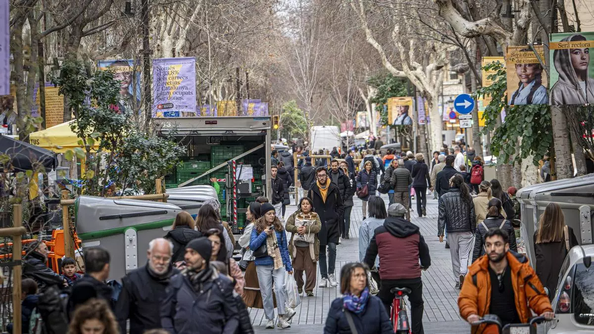 'Lonely Planet de Consell de Cent', una guía para pasear por la calle de moda