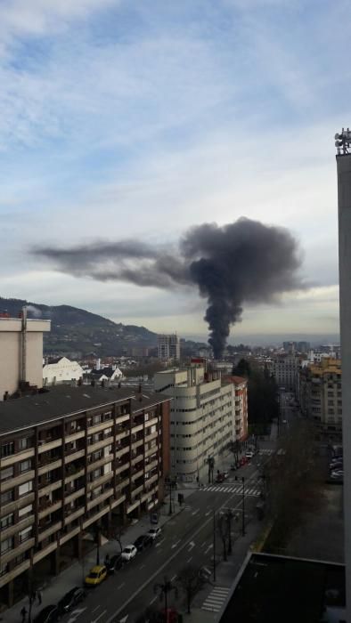 Incendio en un local de Oviedo.