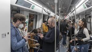 La L3 del metro de Barcelona estrena el primer tren de la serie 7.000