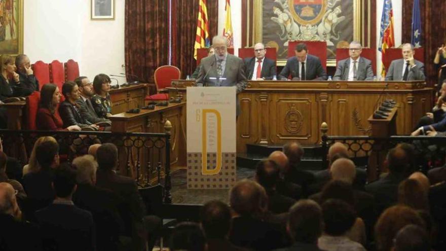 Elche conmemora el día de la Constitución con reclamos a reformar la Carta Magna