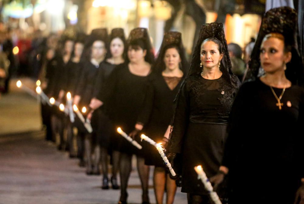 Varios momentos de la procesión que se celebró en honor al apóstol en Benidorm.