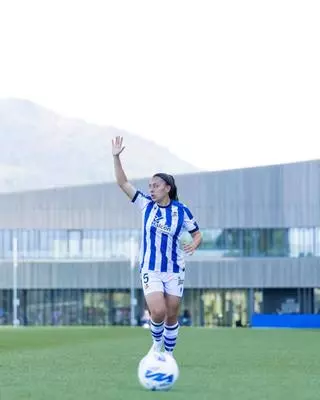 Paula Fernández, de Sant Fruitós de Bages, entra a l'equip ideal de la Lliga F de futbol