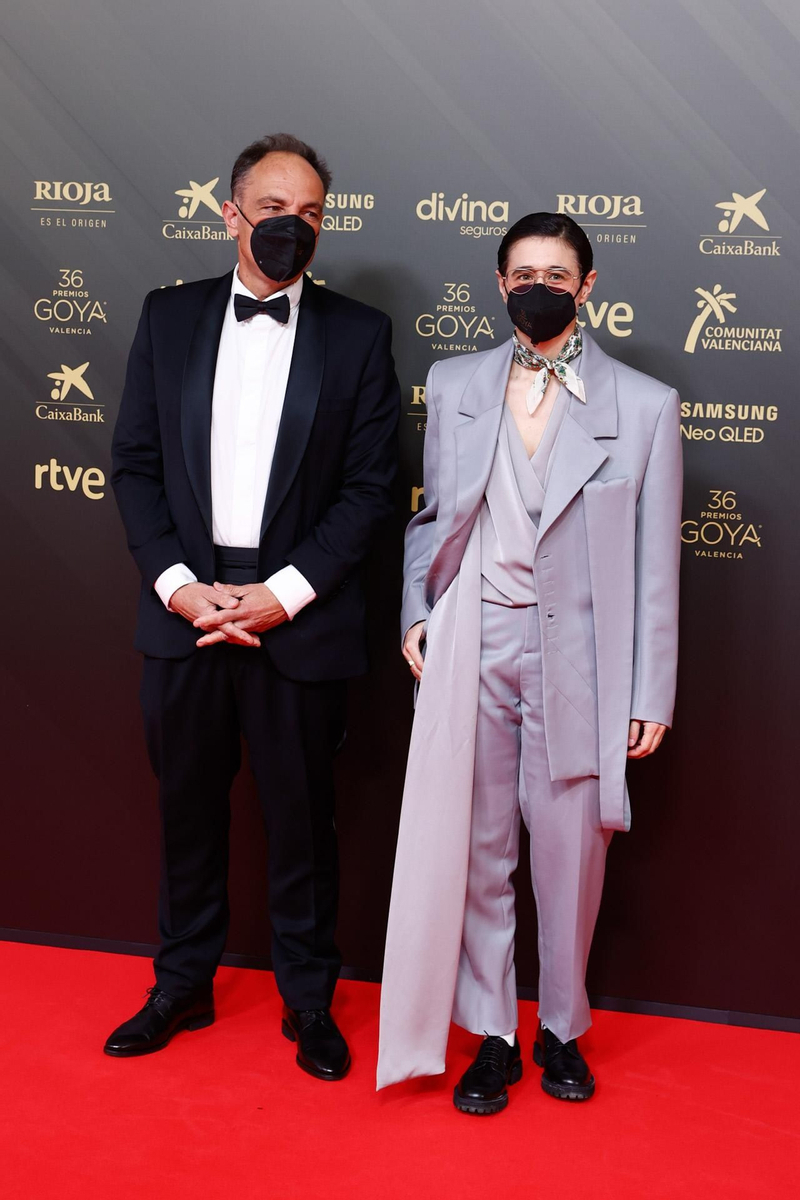 Laura Pedro y Pau Costa en la alfombra roja de los Goya 2022