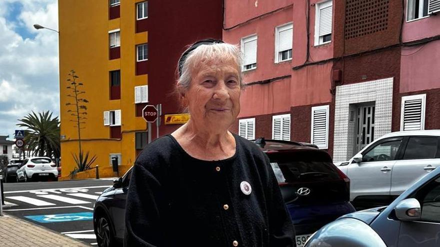 Maria Ángeles, en una de las calles de Ciudad Alta.