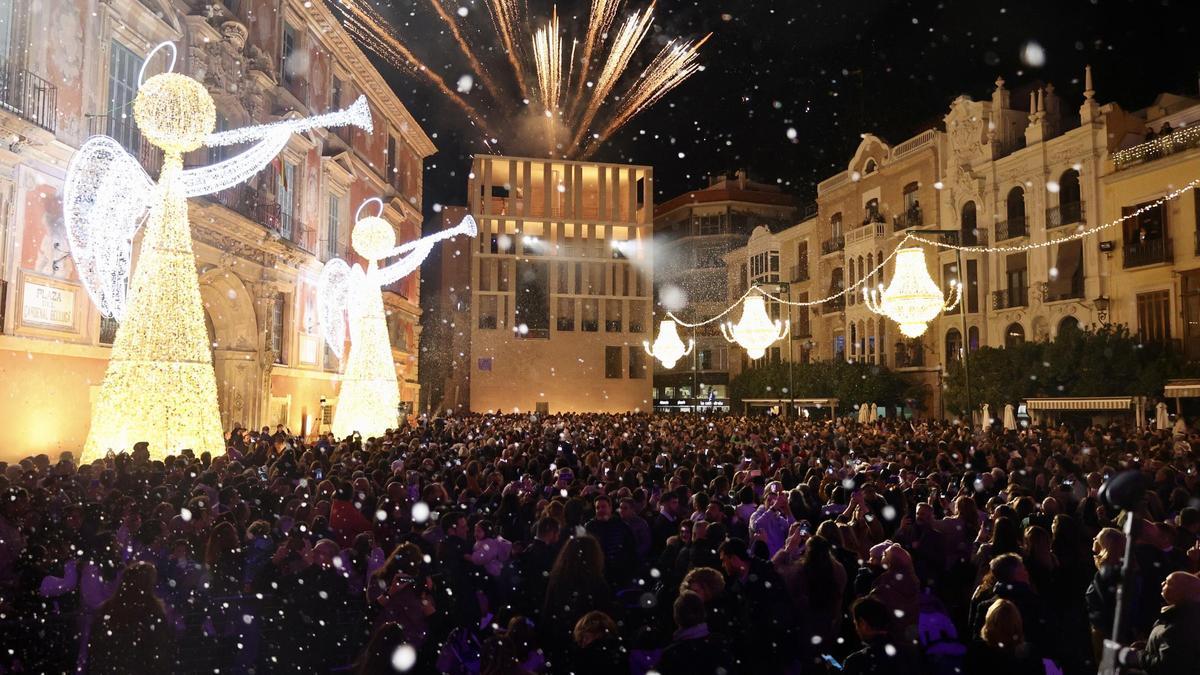 Vídeo | La Plaza Belluga de Murcia se ilumina con el encendido de las luces de Navidad