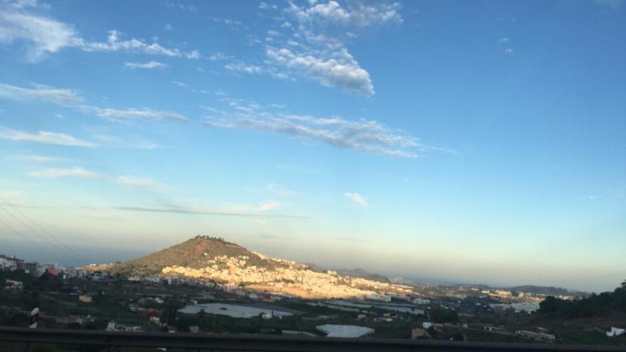 Cielos en general despejados y nuboso en el norte de islas