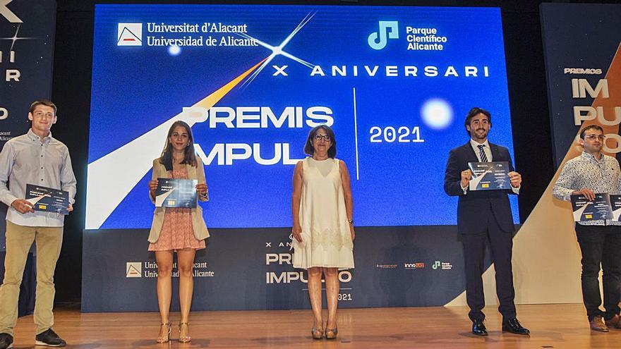 La Gala Impulso se celebró en el Paraninfo de la  Universidad y culminó con los premios a proyectos empresariales innovadores promovidos por estudiantes e investigadores. | PILAR CORTÉS