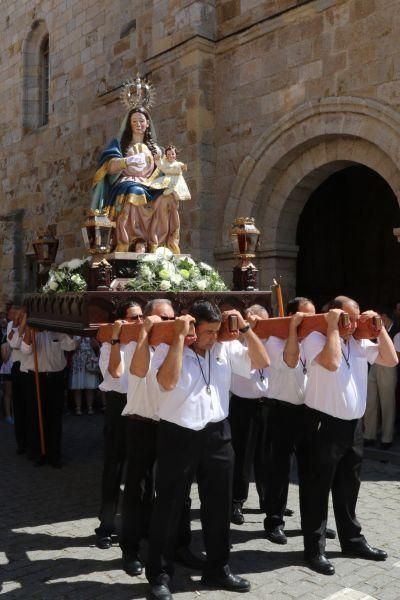 Procesión de la Virgen de la Salud.