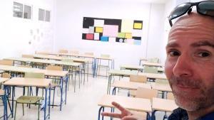 Javier Montoya, profesor interino de inglés, ha tenido destinos en numerosos pueblos de Andalucía y siempre ha tenido problemas para encontrar vivienda.