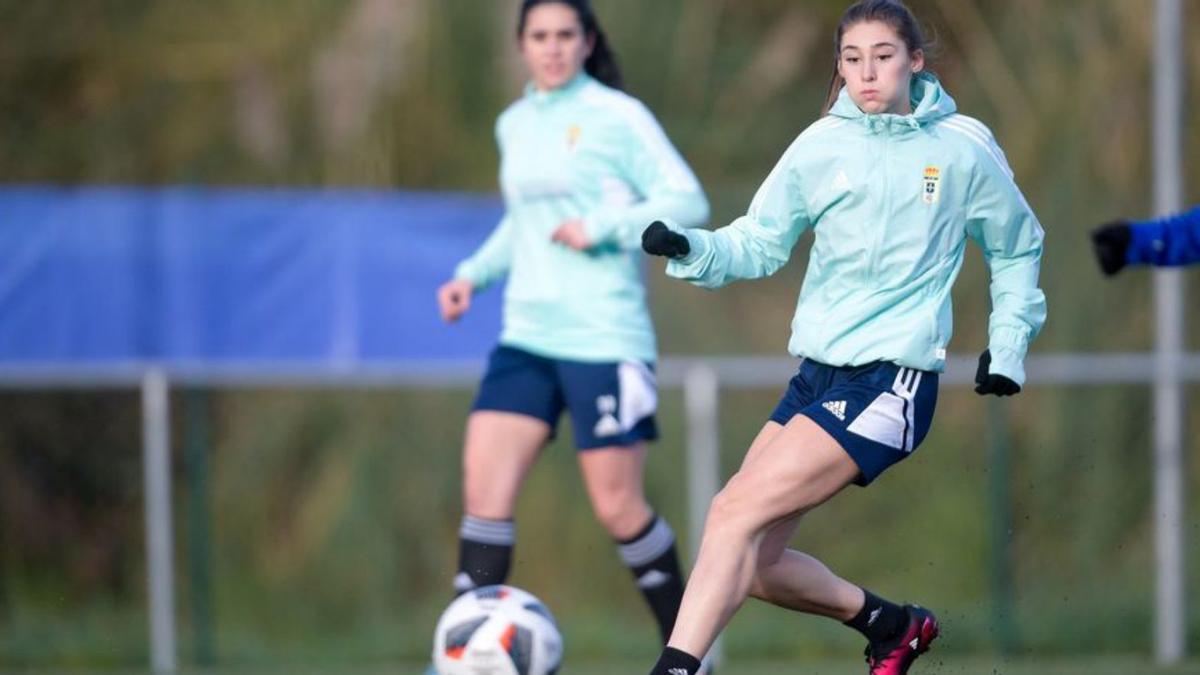 El Real Oviedo femenino cierra tres renovaciones claves