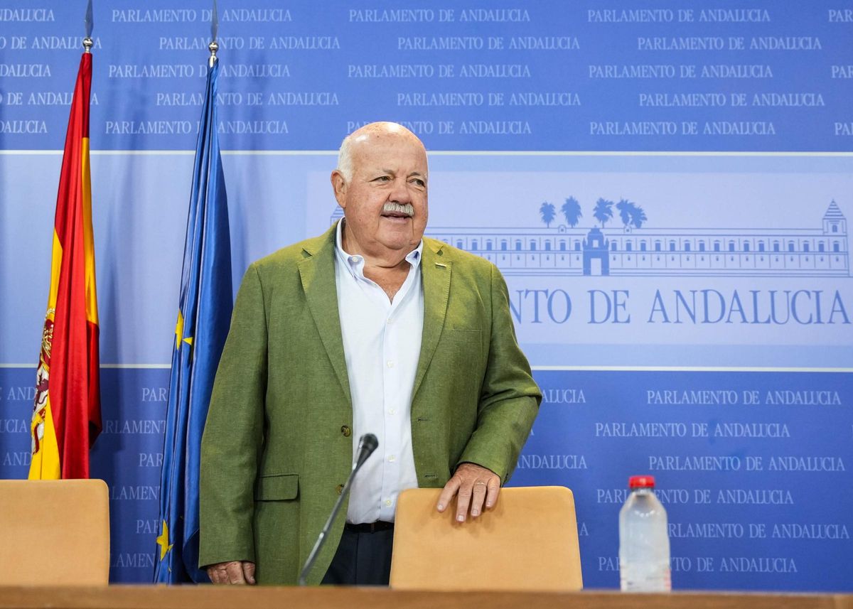 Jesús Aguirre, presidente del Parlamento de Andalucía, en una comparecencia en la sala de prensa.