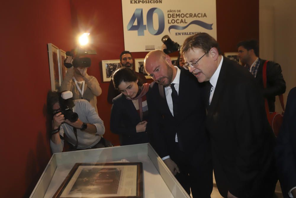 Exposición "40 años de ayuntamientos democráticos" en la Diputación de València