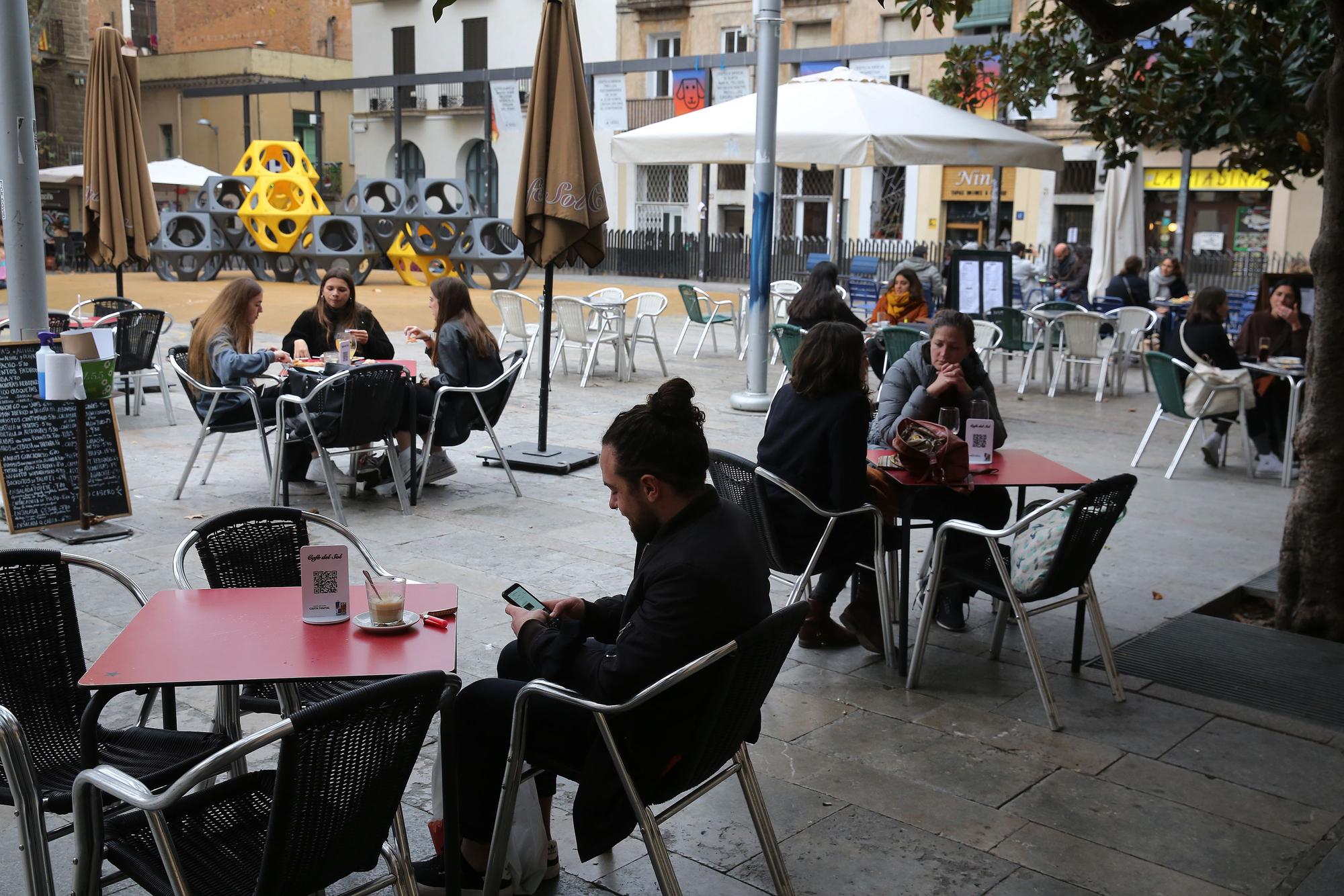 Terraza del cafè del Sol, en el barrio de Gràcia de Barcelona