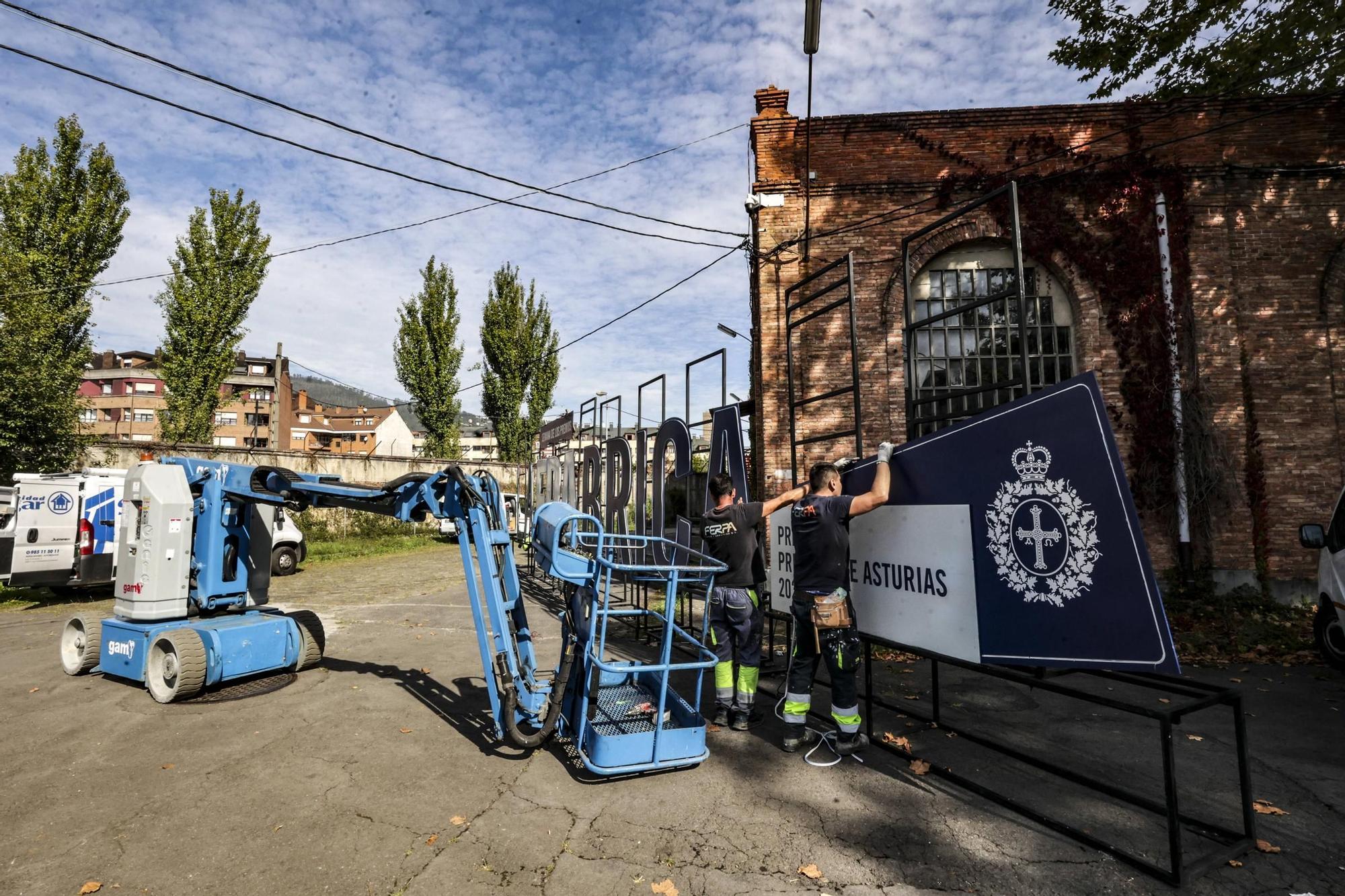 Una casa, un coche o un cordero: los deseos de los hombres y las mujeres que han llegado a Asturias huyendo de sus hogares
