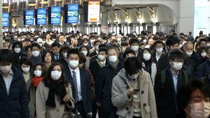 Una concurrida calle de Tokio durante los peores momentos de la pandemia, en 2020.