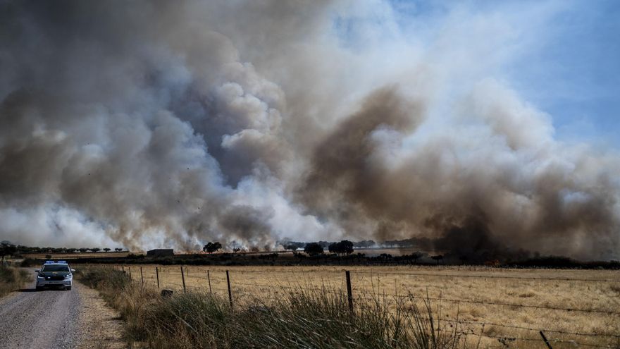 Estabilizado el incendio en Arroyomolinos, en el que se han quemado más de 800 hectáreas