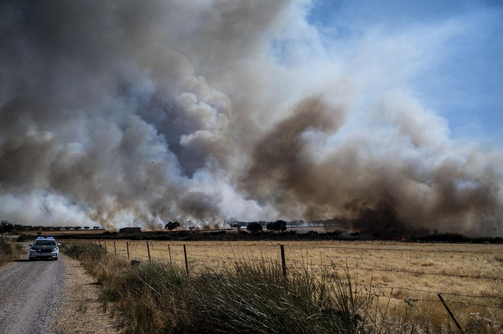 El incendio de Arroyomolinos arrasa ya 800 hectáreas