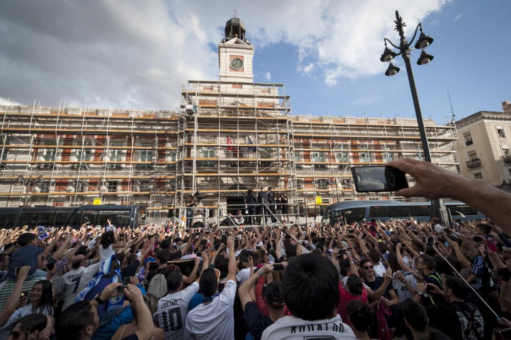 El Real Madrid celebra la duodécima con su afición