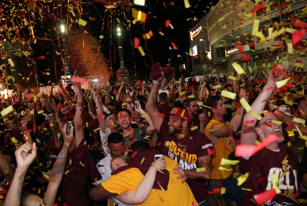 La afición celebra el triunfo de los Cavaliers