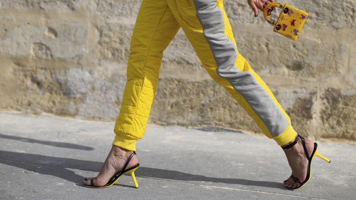 Recién llegadas a Stradivarius: las sandalias estampadas más bonitas para llevar con jeans y vestidos