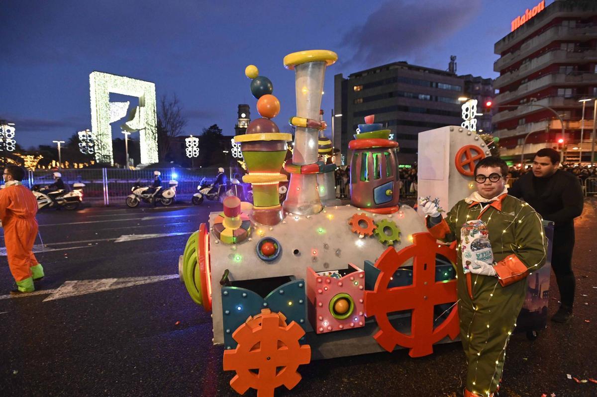Los Reyes Magos recorren las calles de Vigo