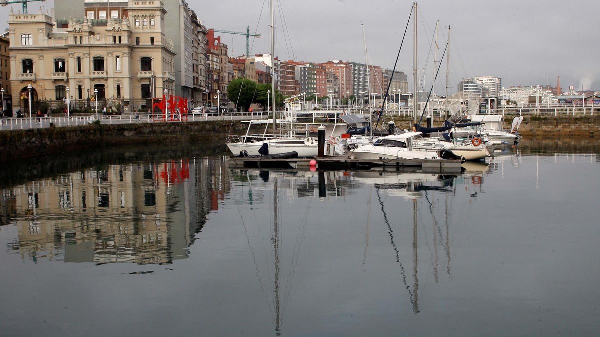 Puerto de Gijón, este martes por la mañana.