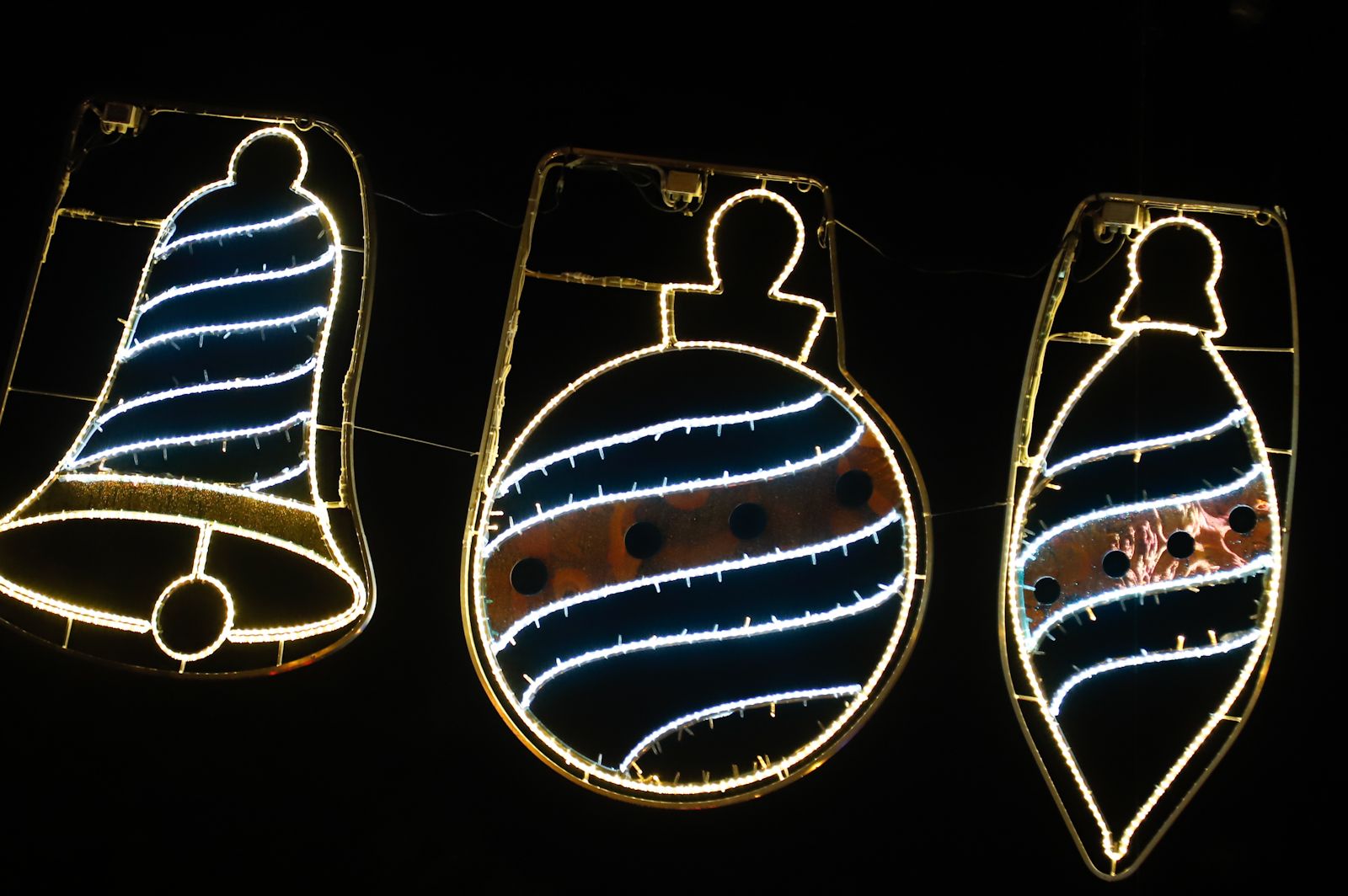 Puente Genil ilumina la Navidad con el estreno mundial de Ecogreenlux