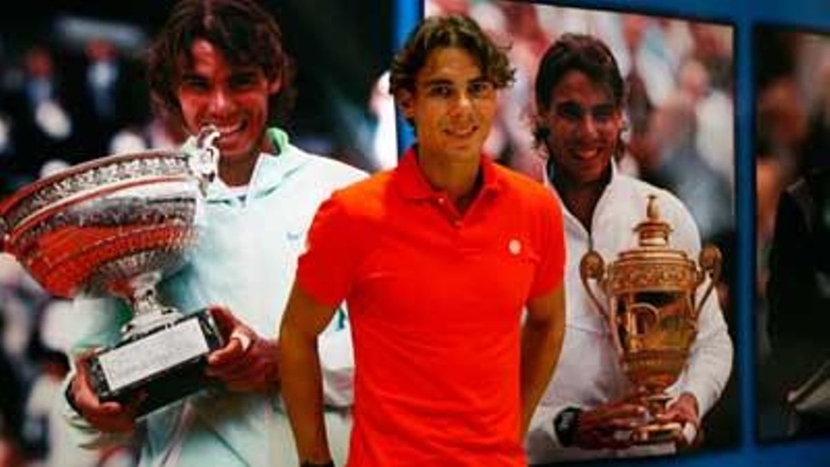 El tennista Rafael Nadal ha fet una conferència de premsa a Barajas, just després d’arribar.