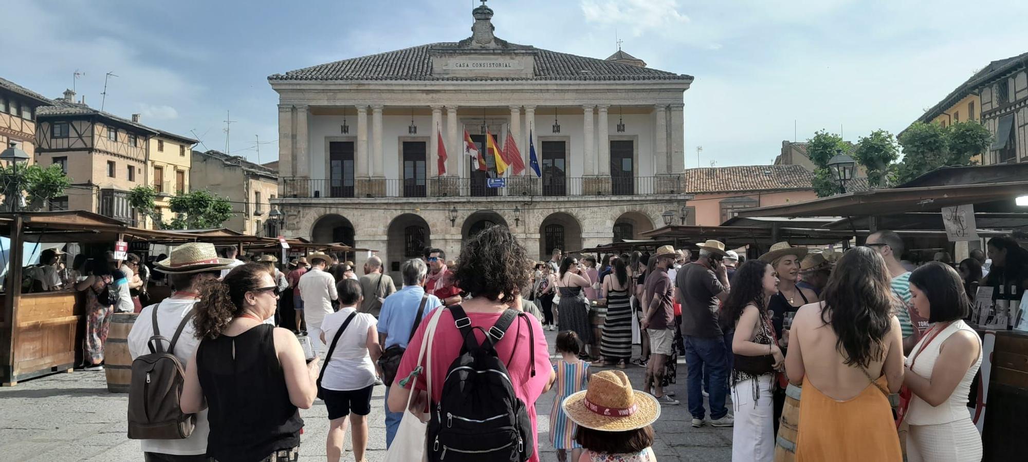 GALERÍA | Gran ambiente en la primera jornada de la Feria del Vino de Toro