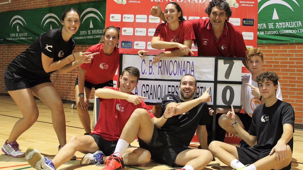 Los jugadores del CB Rinconada, tras una victoria en la liga de la temporada pasada.