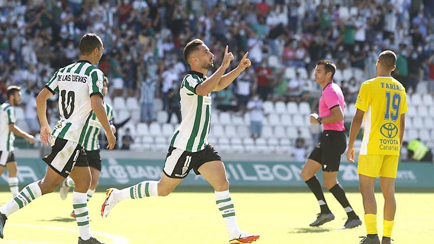 Omar Perdomo celebra un gol al San Fernando en El Arcángel.