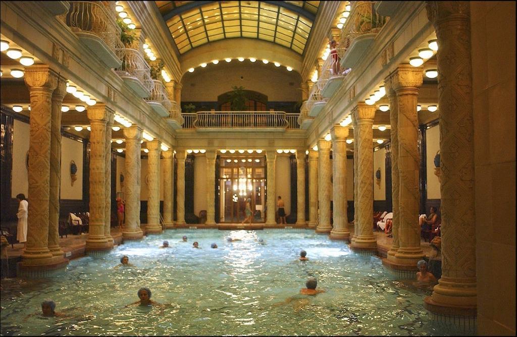 Balneario Gallert en Budapest, Hungría.