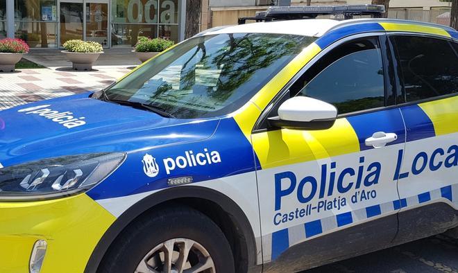 Un vehicle de la Policia Local de Platja dAro en una imatge draxiu
