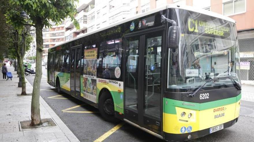 A puñetazos con el chófer del bus por reprocharle la falta de mascarilla