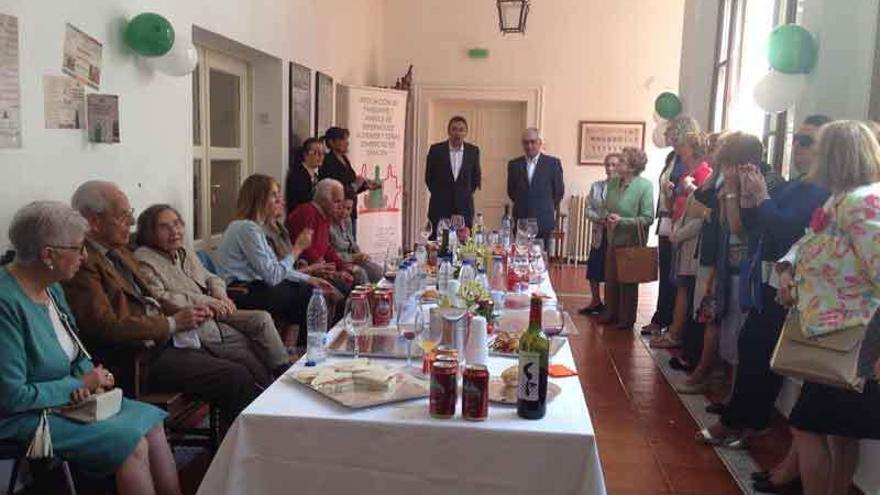 Vino español ofrecido ayer durante el desarrollo de las jornadas del alzhéimer.