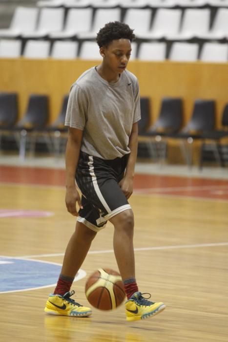 Primers entrenaments de l''Uni amb Xavi Fernández