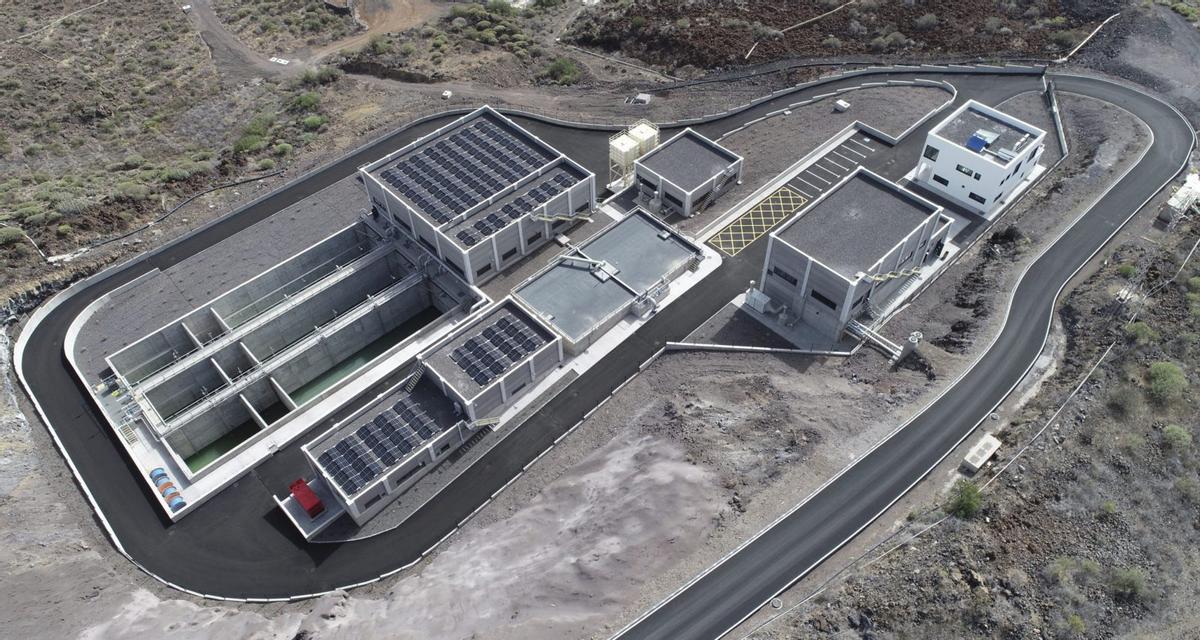 Imagen aérea de la nueva depuradora que acaba de entrar en funcionamiento en Guía de Isora.