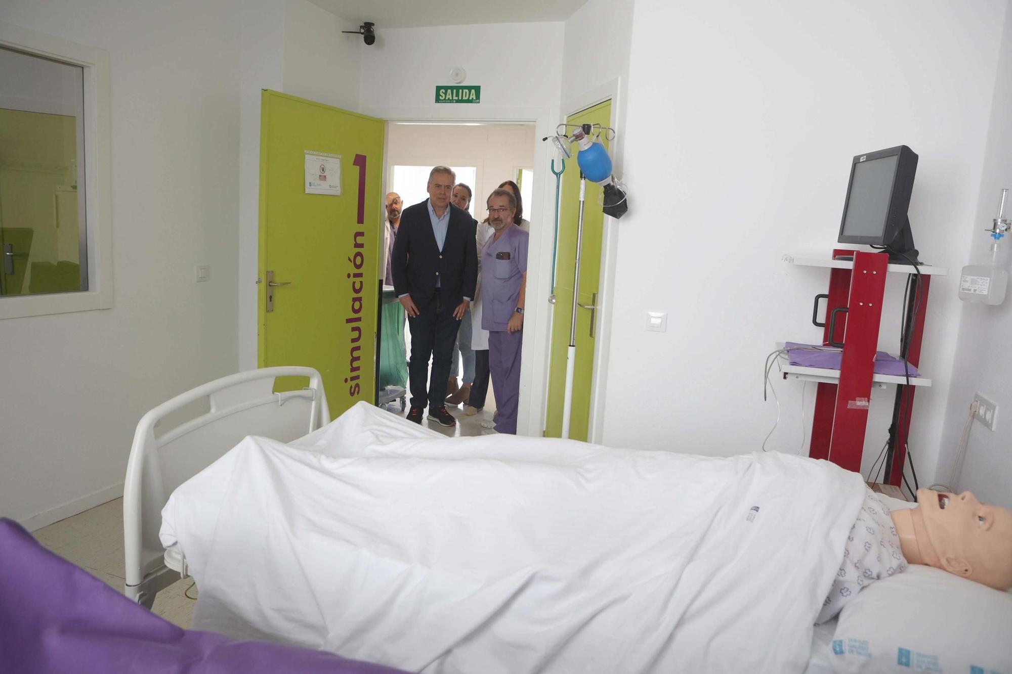 El conselleiro de Sanidade visita el Instituto de Investigación Biomédica de A Coruña