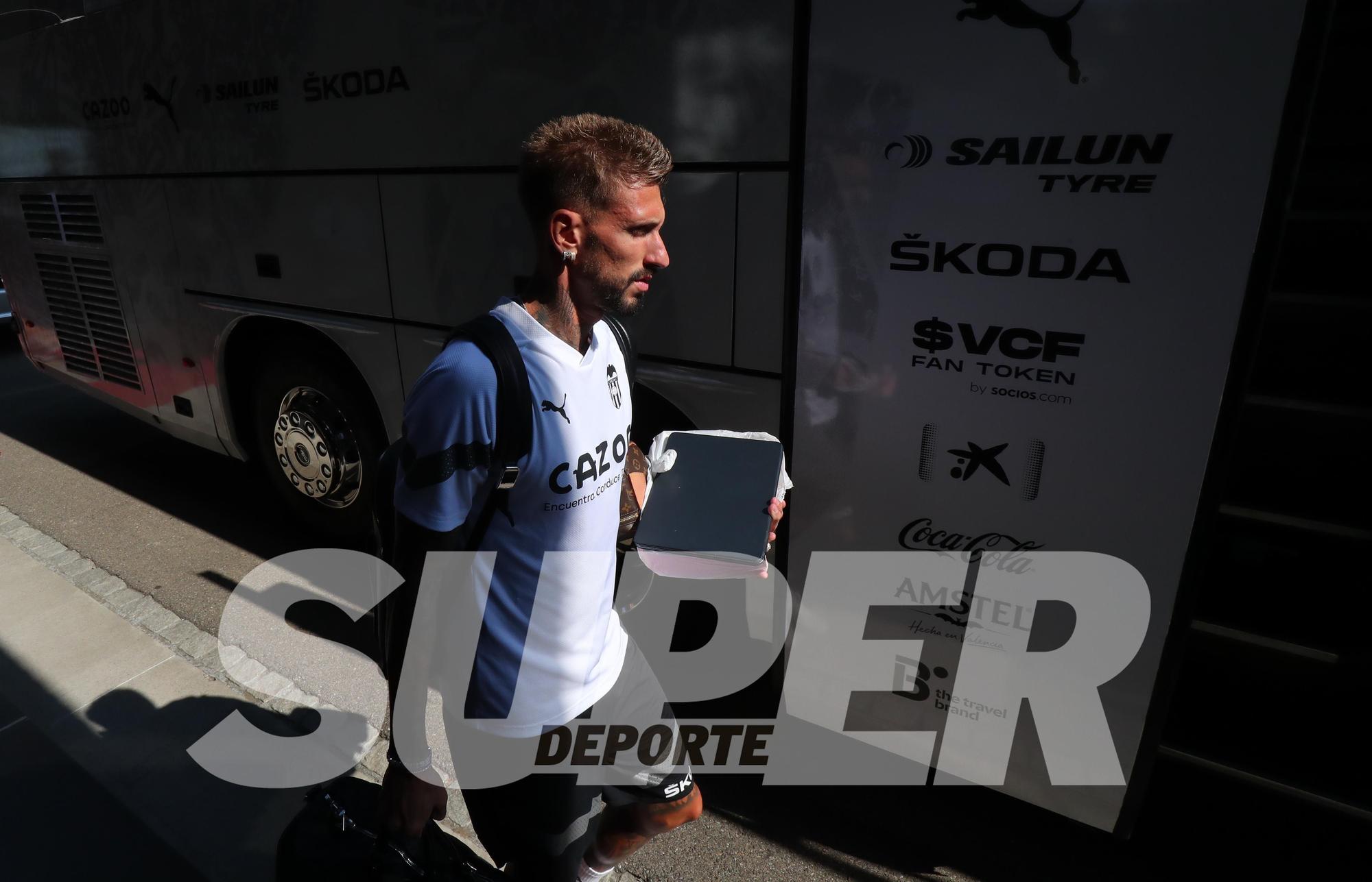 Salida del Valencia cf de St. Gallen rumbo a Stuttgart